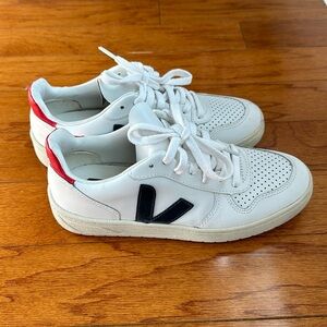 Vega Sneakers